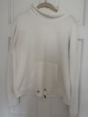 Zyia active mock neck sweatshirt